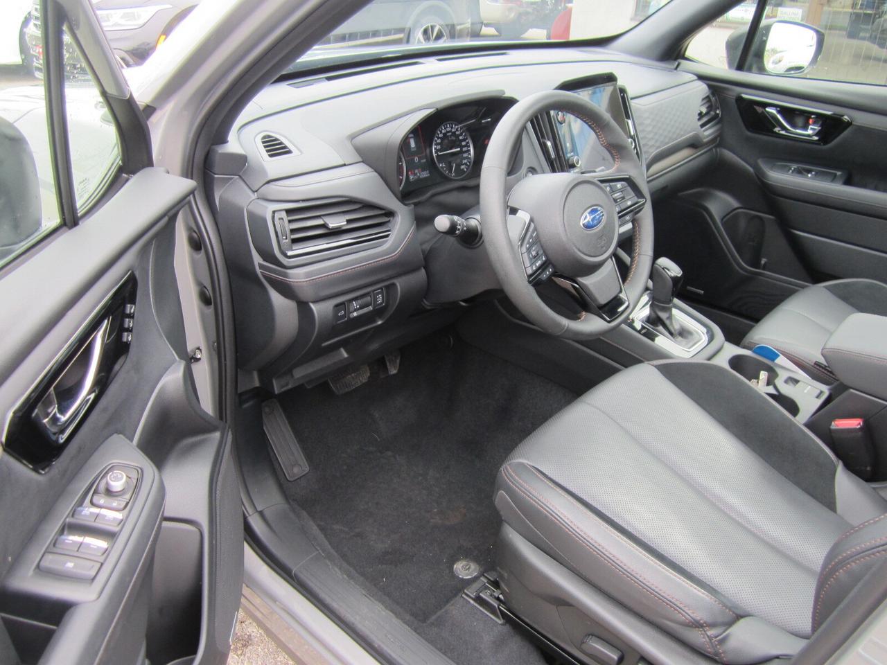 2025 Subaru Forester Premier AWD ONE OWNER NO ACCIDENTS Photo
