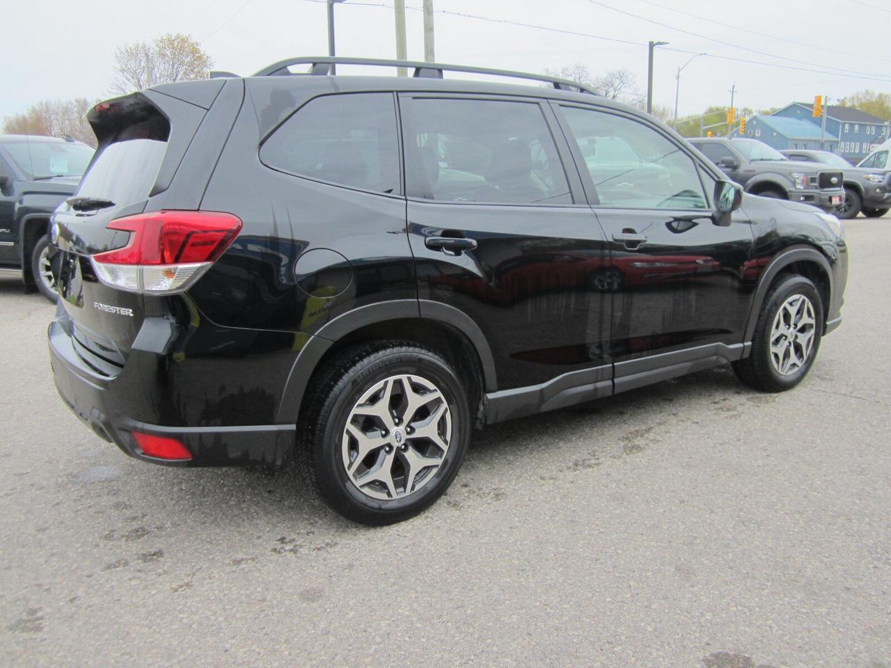 2022 Subaru Forester Touring CVT PANO ROOF ONE OWNER NO ACCIDENTS Photo