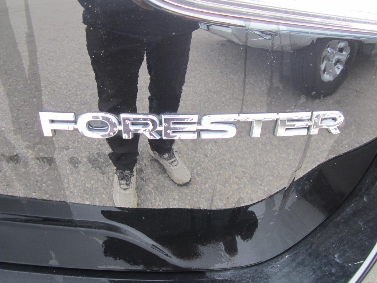 2022 Subaru Forester Touring CVT PANO ROOF ONE OWNER NO ACCIDENTS Photo