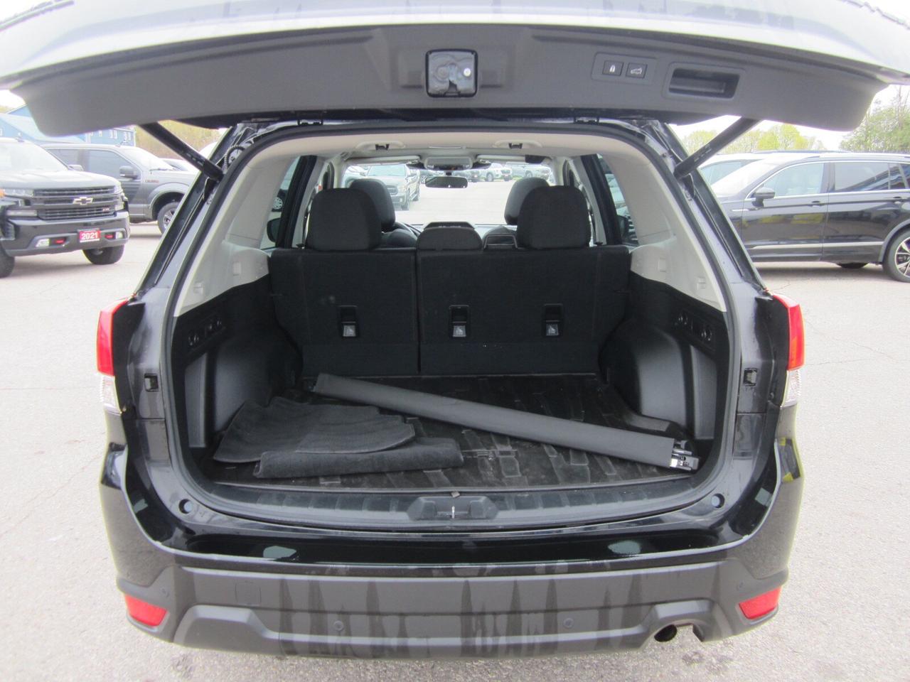 2022 Subaru Forester Touring CVT PANO ROOF ONE OWNER NO ACCIDENTS Photo