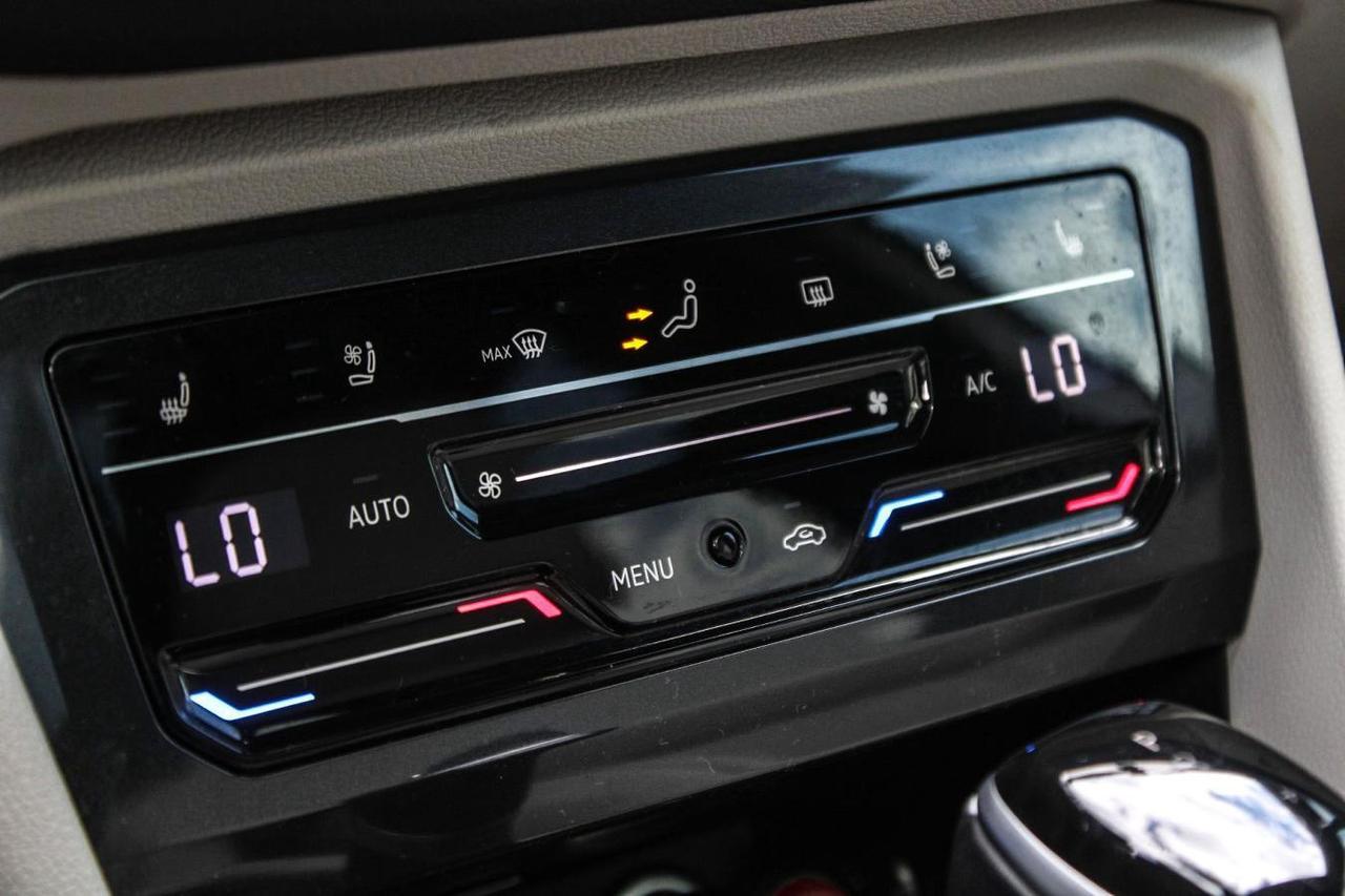 2024 Volkswagen Tiguan SEL Photo