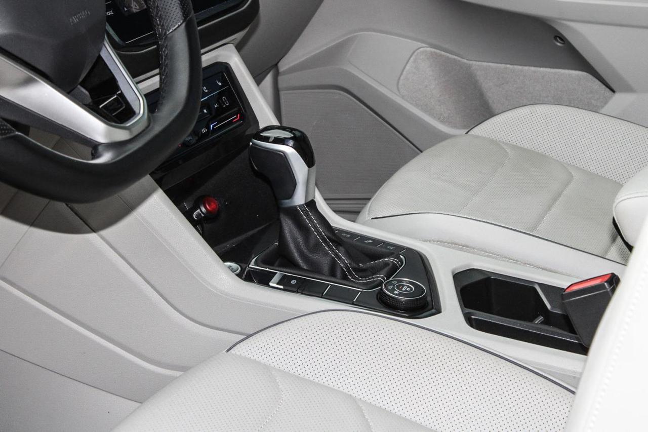 2024 Volkswagen Tiguan SEL Photo