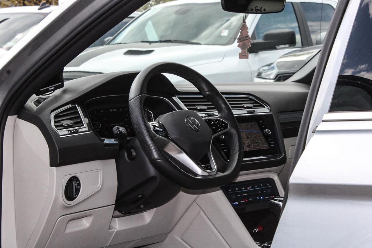 2024 Volkswagen Tiguan SEL Photo