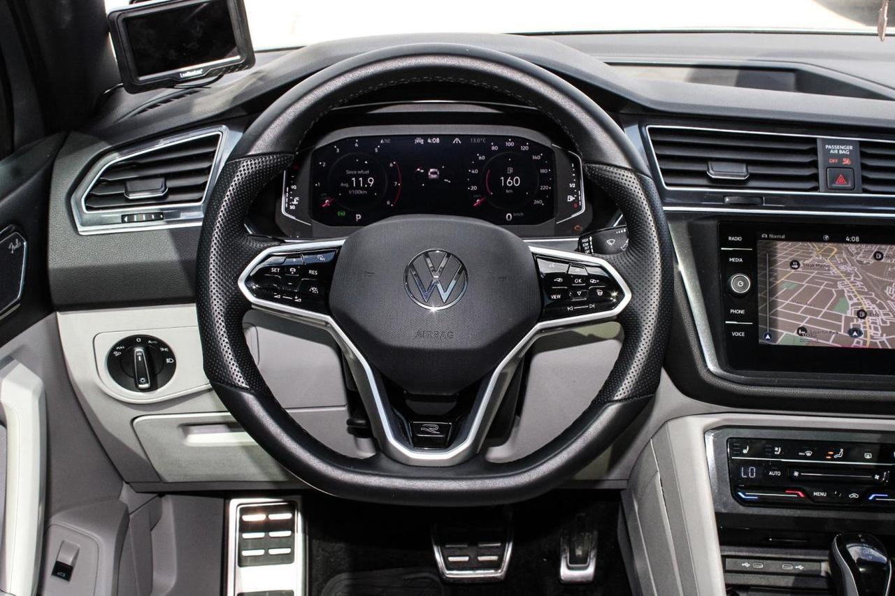 2024 Volkswagen Tiguan SEL Photo