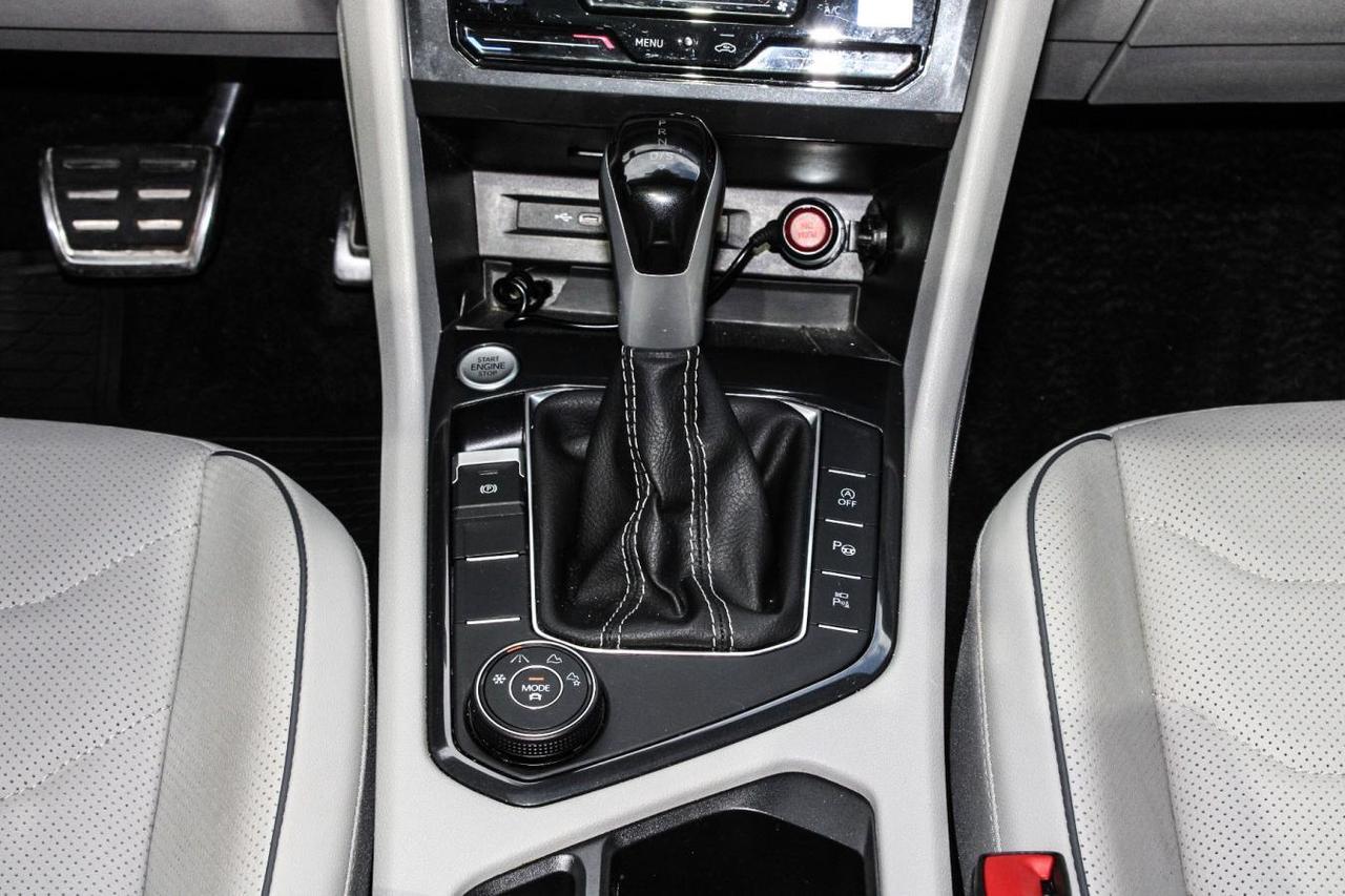2024 Volkswagen Tiguan SEL Photo
