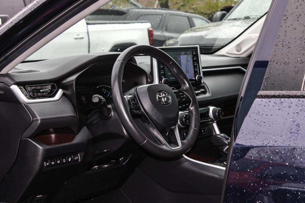2019 Toyota RAV4 LTD  Gps Sunroof BkpCam HtdSeats DriveModes Photo