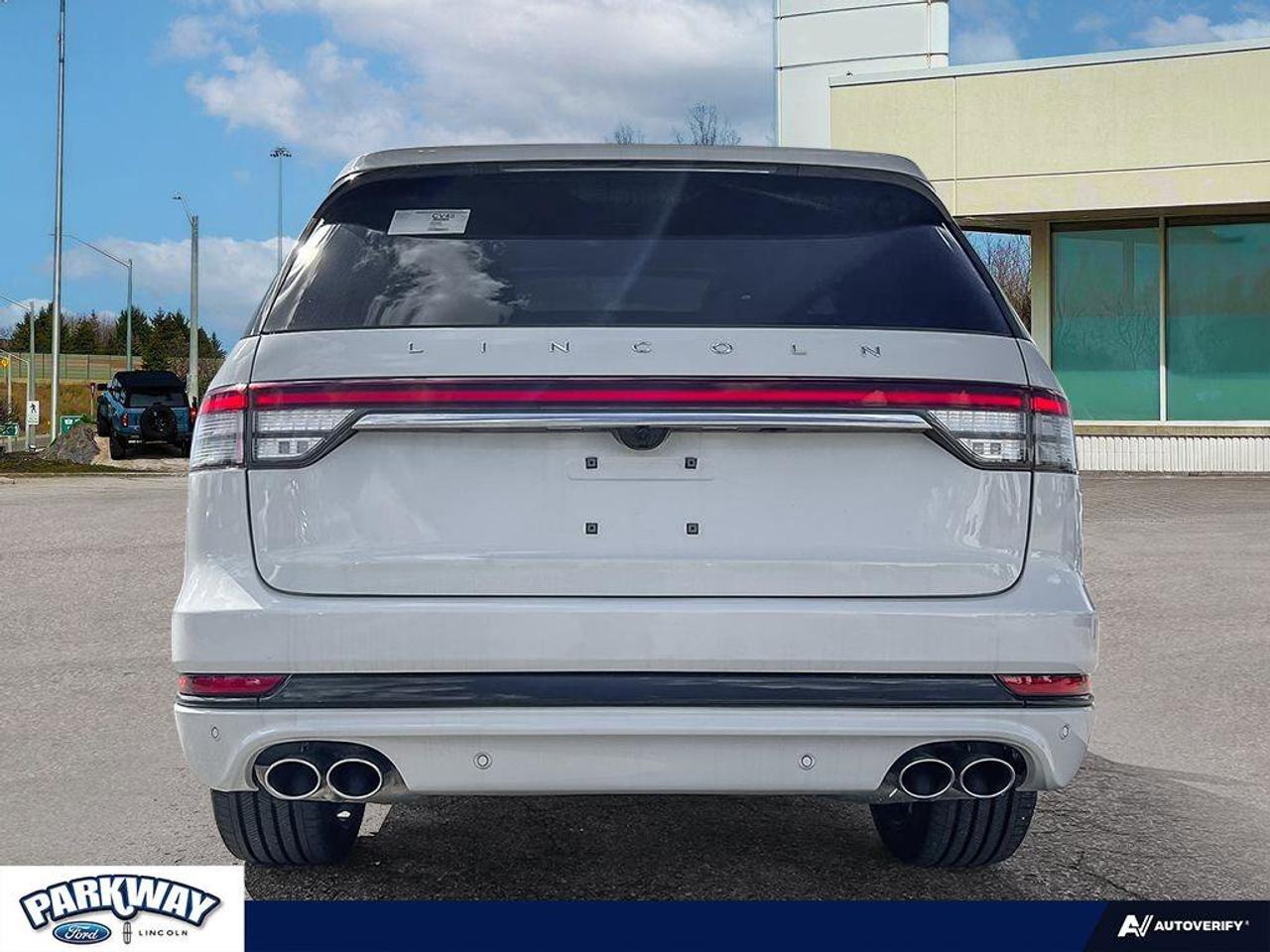 2024 Lincoln Aviator Reserve AWD Photo4