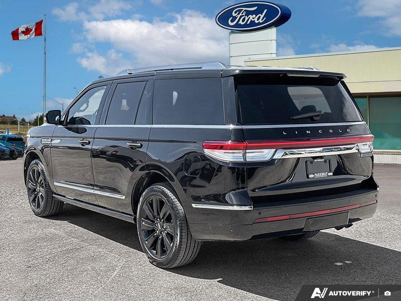 2023 Lincoln Navigator Reserve   201A   HTD STEER WHEEL   MOONROOF Photo