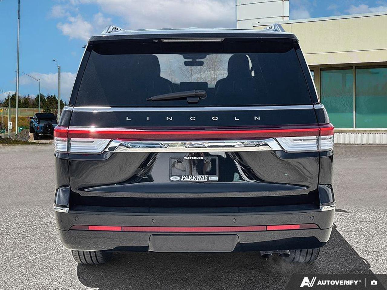 2023 Lincoln Navigator Reserve   201A   HTD STEER WHEEL   MOONROOF Photo