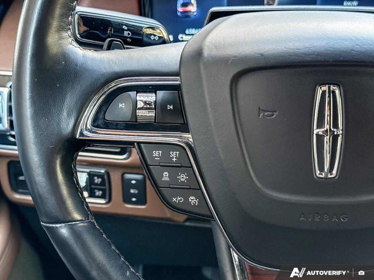 2023 Lincoln Navigator Reserve   201A   HTD STEER WHEEL   MOONROOF Photo