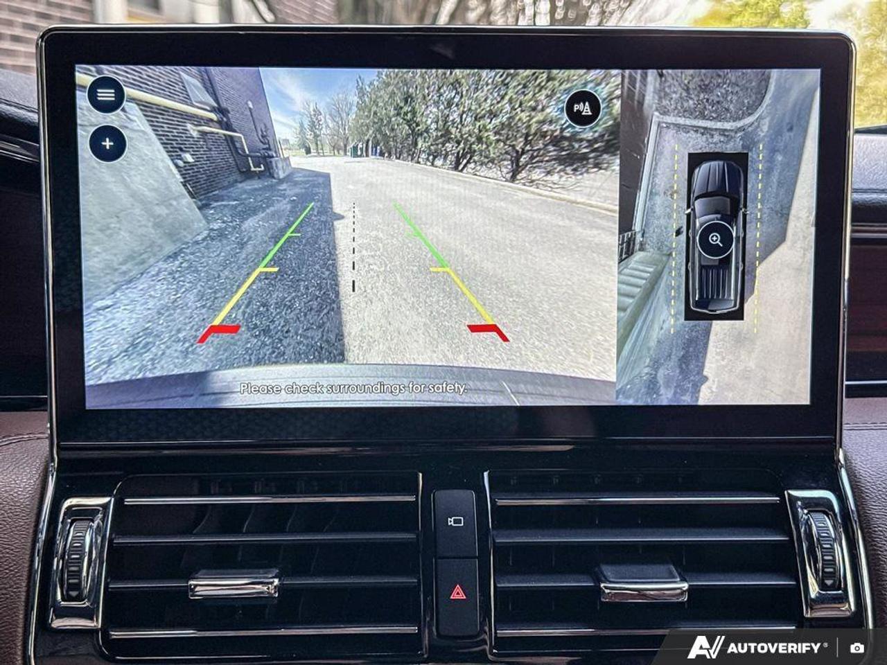 2023 Lincoln Navigator Reserve   201A   HTD STEER WHEEL   MOONROOF Photo