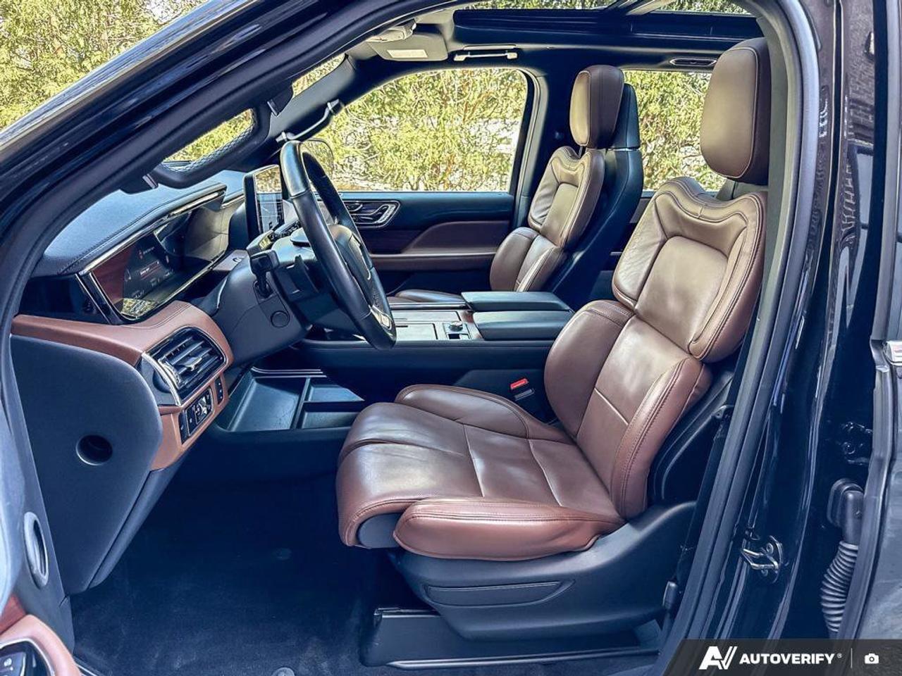 2023 Lincoln Navigator Reserve   201A   HTD STEER WHEEL   MOONROOF Photo