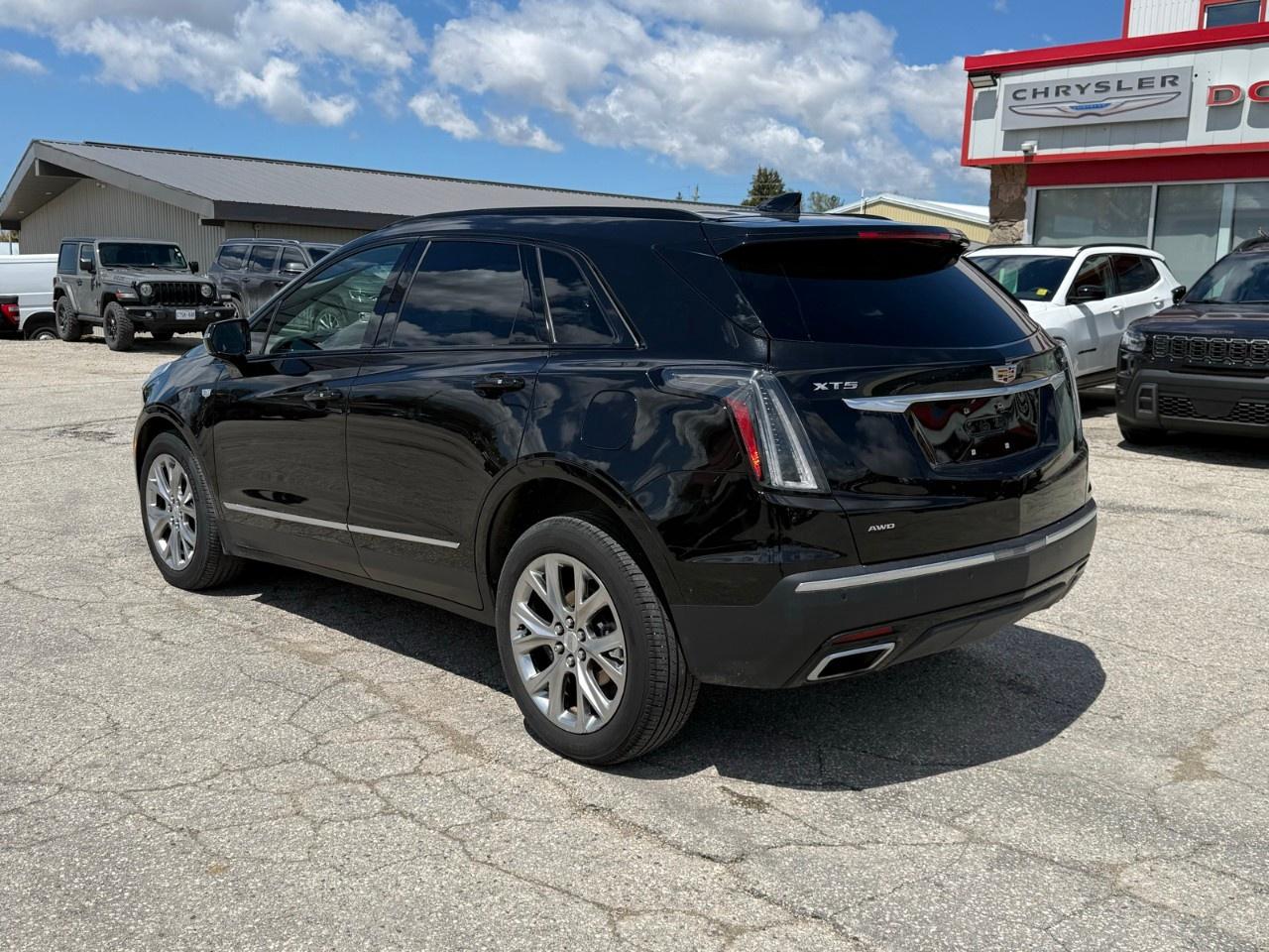 2020 Cadillac XT5 AWD 4dr Sport Photo2