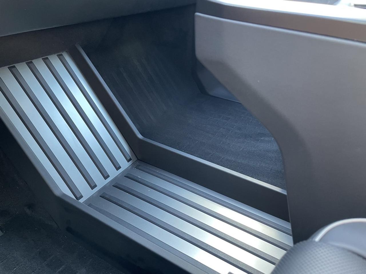 2024 Tesla Cybertruck AWD FOUNDATION SERIES   FSD & Premium Connectivity Photo