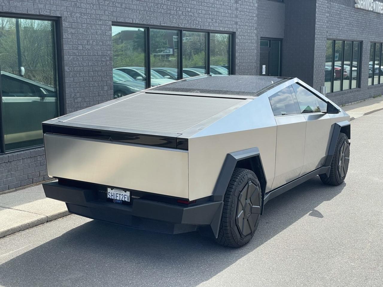 2024 Tesla Cybertruck AWD FOUNDATION SERIES   1 Owner   Clean! Photo