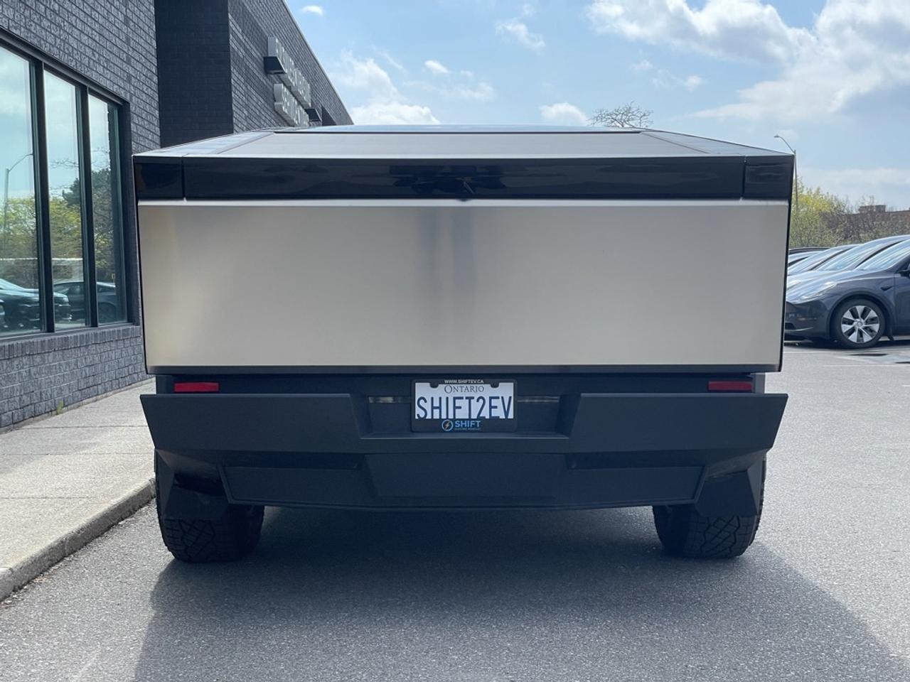2024 Tesla Cybertruck AWD FOUNDATION SERIES   1 Owner   Clean! Photo