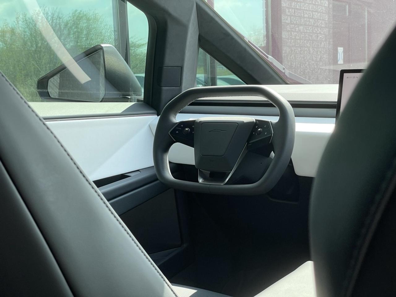 2024 Tesla Cybertruck AWD FOUNDATION SERIES   1 Owner   Clean! Photo