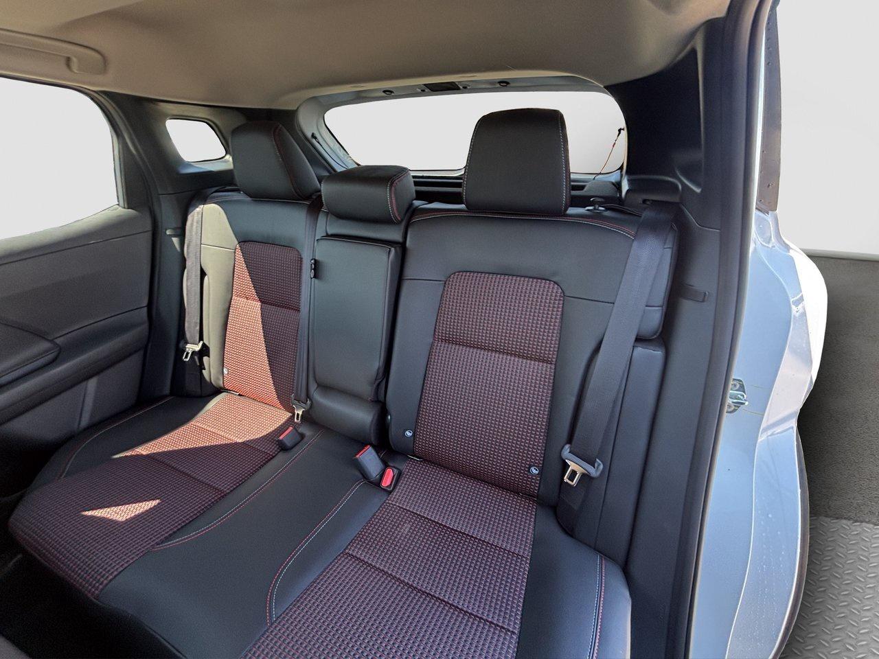 2026 Nissan Kicks SR Premium AWD Photo