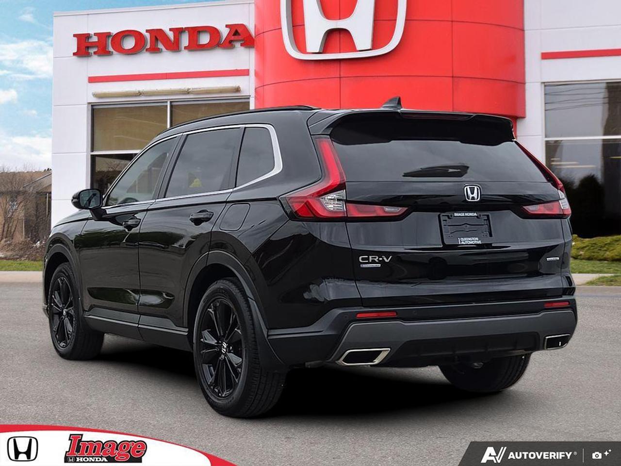 2023 Honda CR-V Hybrid Touring AWD   LEATHER   SUNROOF   NO CLAIMS Photo
