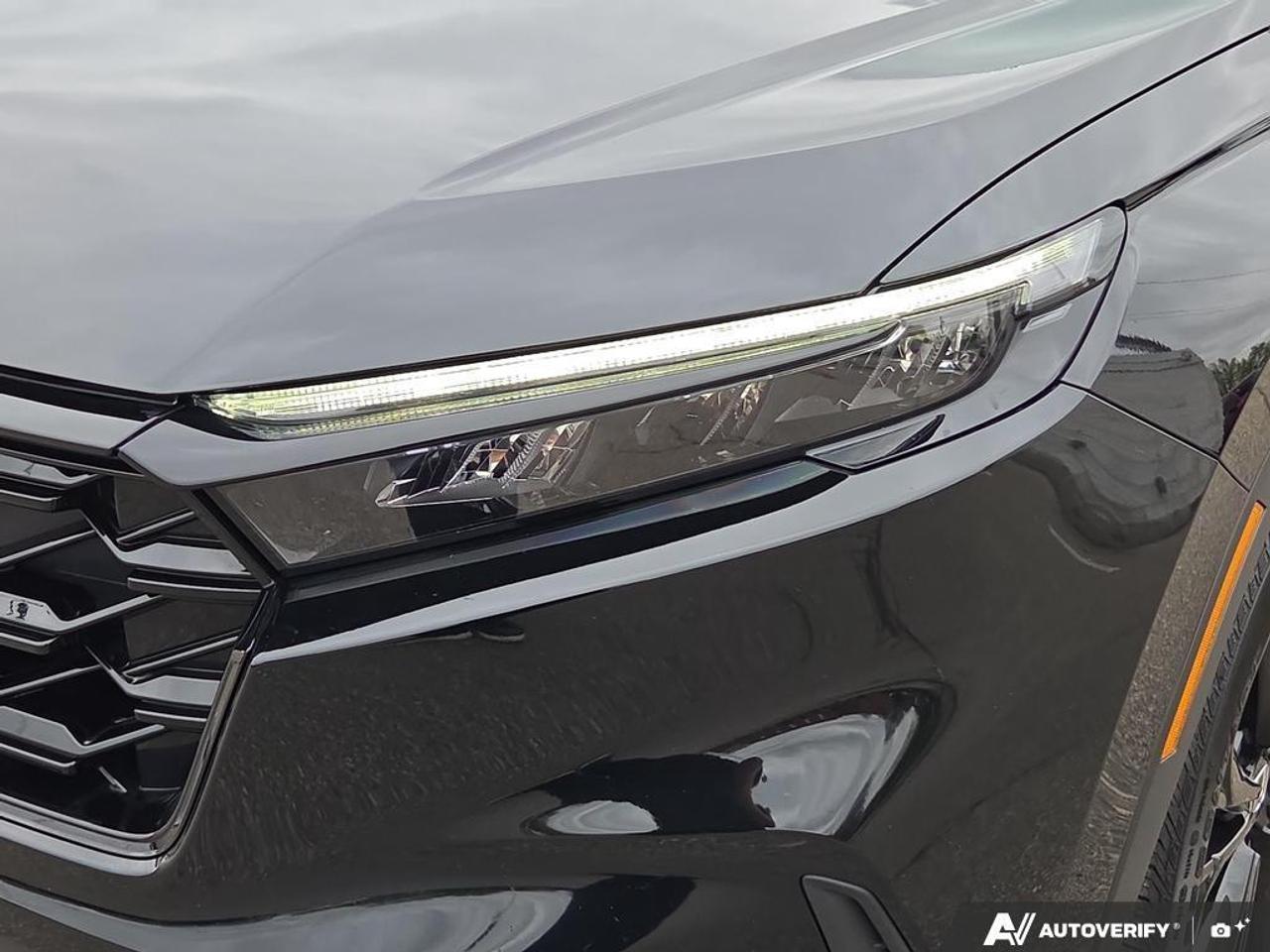 2023 Honda CR-V Hybrid Touring AWD   LEATHER   SUNROOF   NO CLAIMS Photo