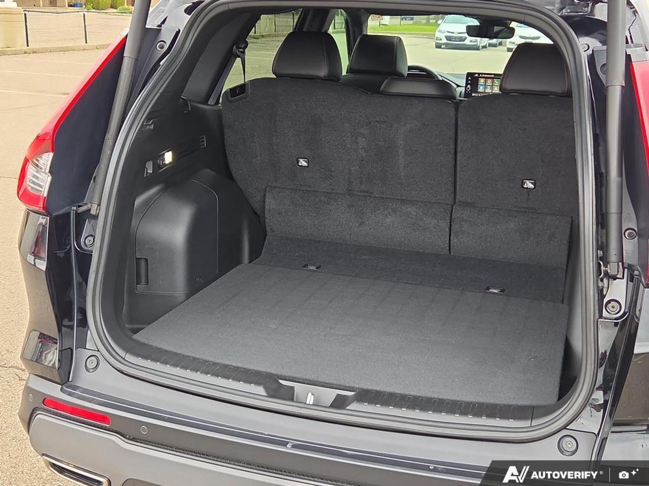 2023 Honda CR-V Hybrid Touring AWD   LEATHER   SUNROOF   NO CLAIMS Photo