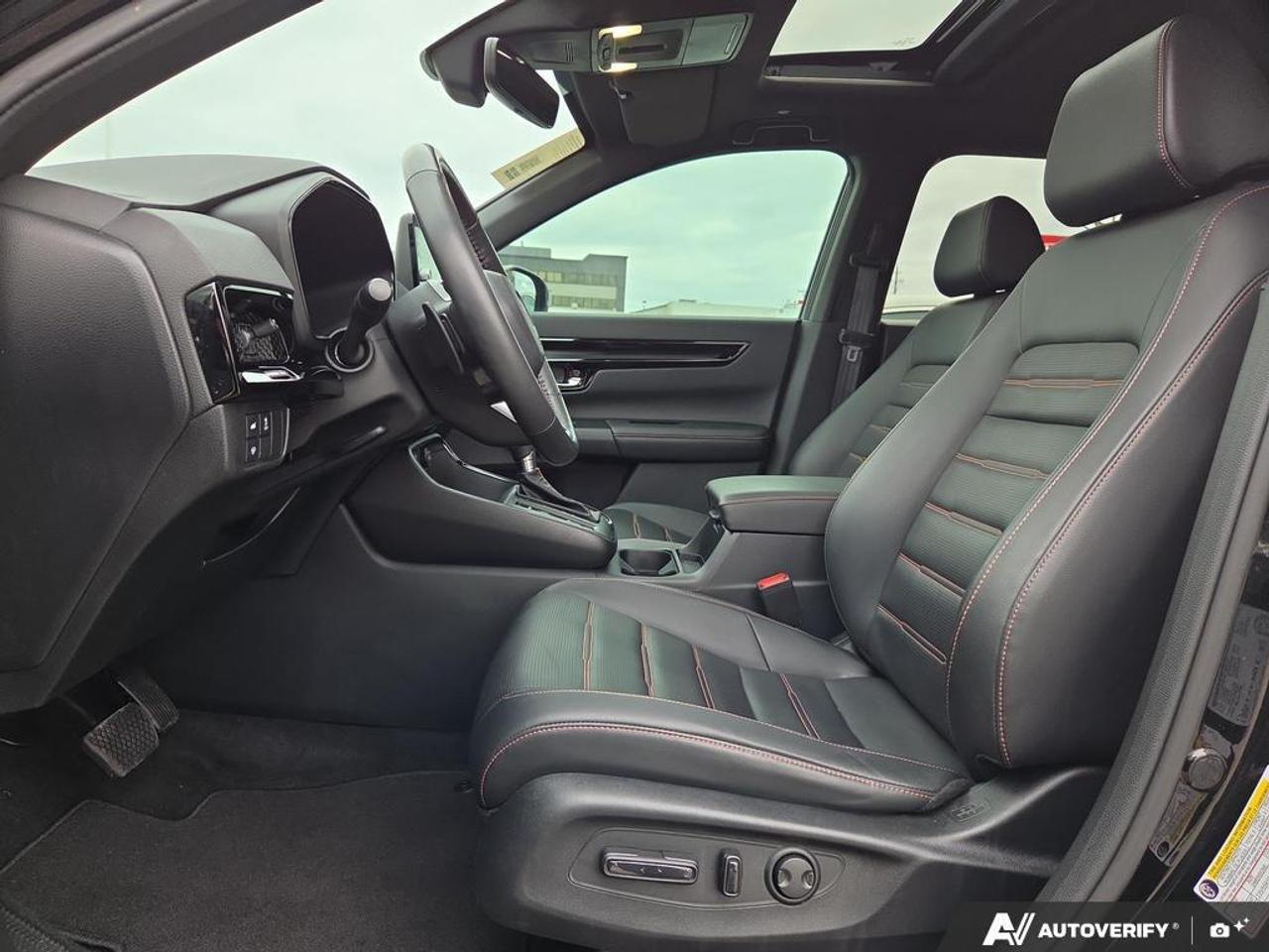 2023 Honda CR-V Hybrid Touring AWD   LEATHER   SUNROOF   NO CLAIMS Photo