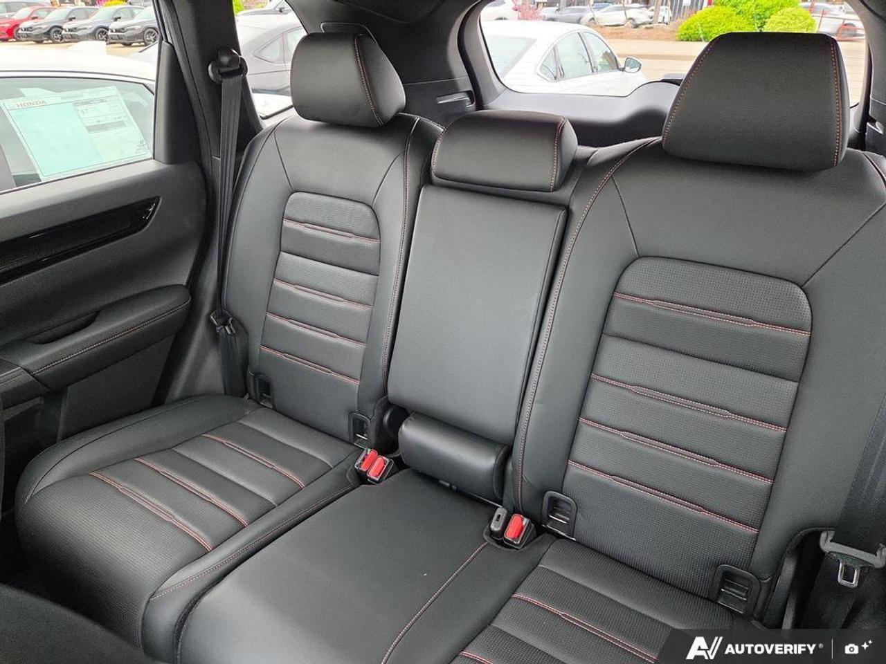 2023 Honda CR-V Hybrid Touring AWD   LEATHER   SUNROOF   NO CLAIMS Photo
