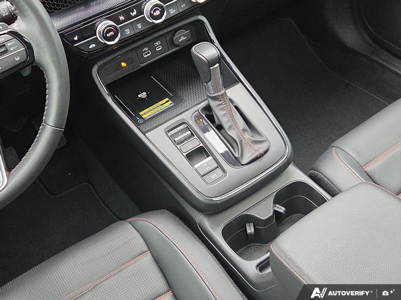 2023 Honda CR-V Hybrid Touring AWD   LEATHER   SUNROOF   NO CLAIMS Photo