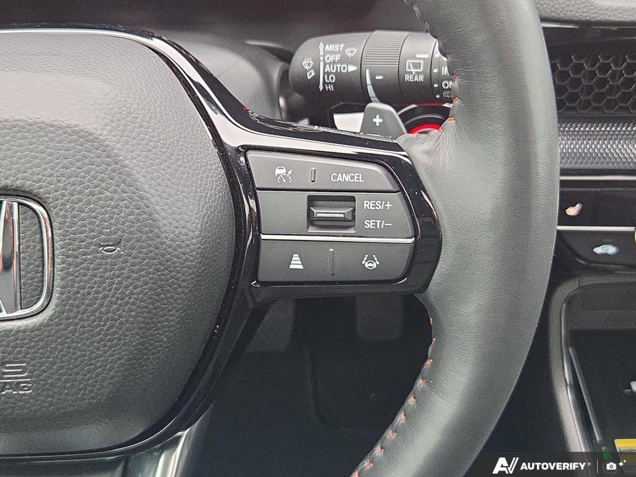 2023 Honda CR-V Hybrid Touring AWD   LEATHER   SUNROOF   NO CLAIMS Photo