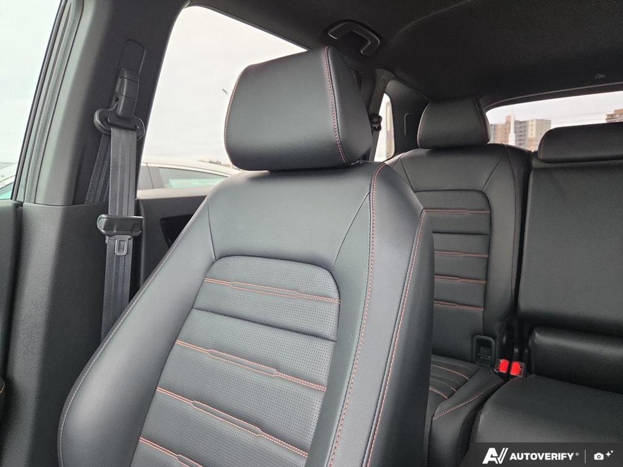 2023 Honda CR-V Hybrid Touring AWD   LEATHER   SUNROOF   NO CLAIMS Photo