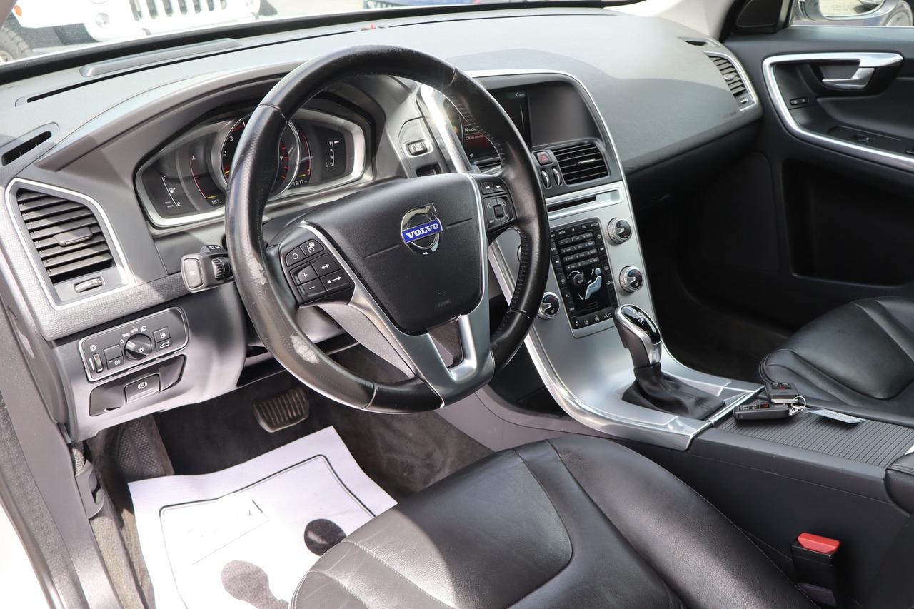 2017 Volvo XC60 T6 Drive-E Premier AWD No Accident Adaptive Cruise Photo