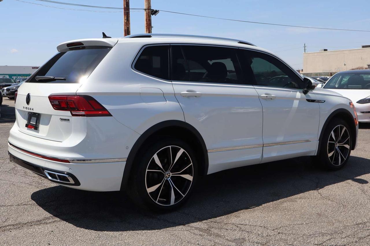 2023 Volkswagen Tiguan HIGHLINE R-LINE   No Accident   Clean Carfax   360 Camera Photo