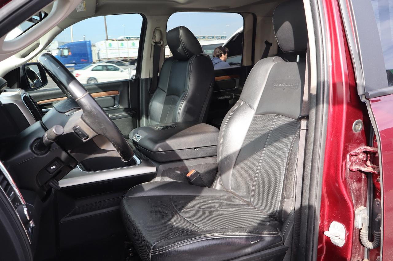 2017 RAM 1500 Laramie Crew Cab 4WD Ecodiesel One Owner Photo