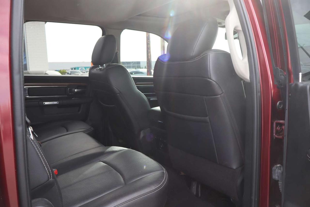2017 RAM 1500 Laramie Crew Cab 4WD Ecodiesel One Owner Photo