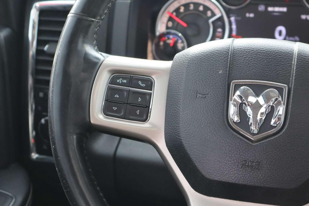2017 RAM 1500 Laramie Crew Cab 4WD Ecodiesel One Owner Photo