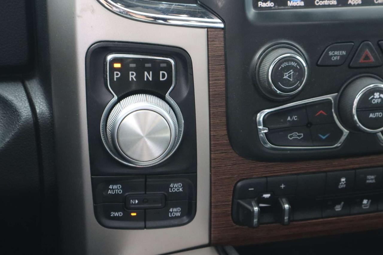 2017 RAM 1500 Laramie Crew Cab 4WD Ecodiesel One Owner Photo