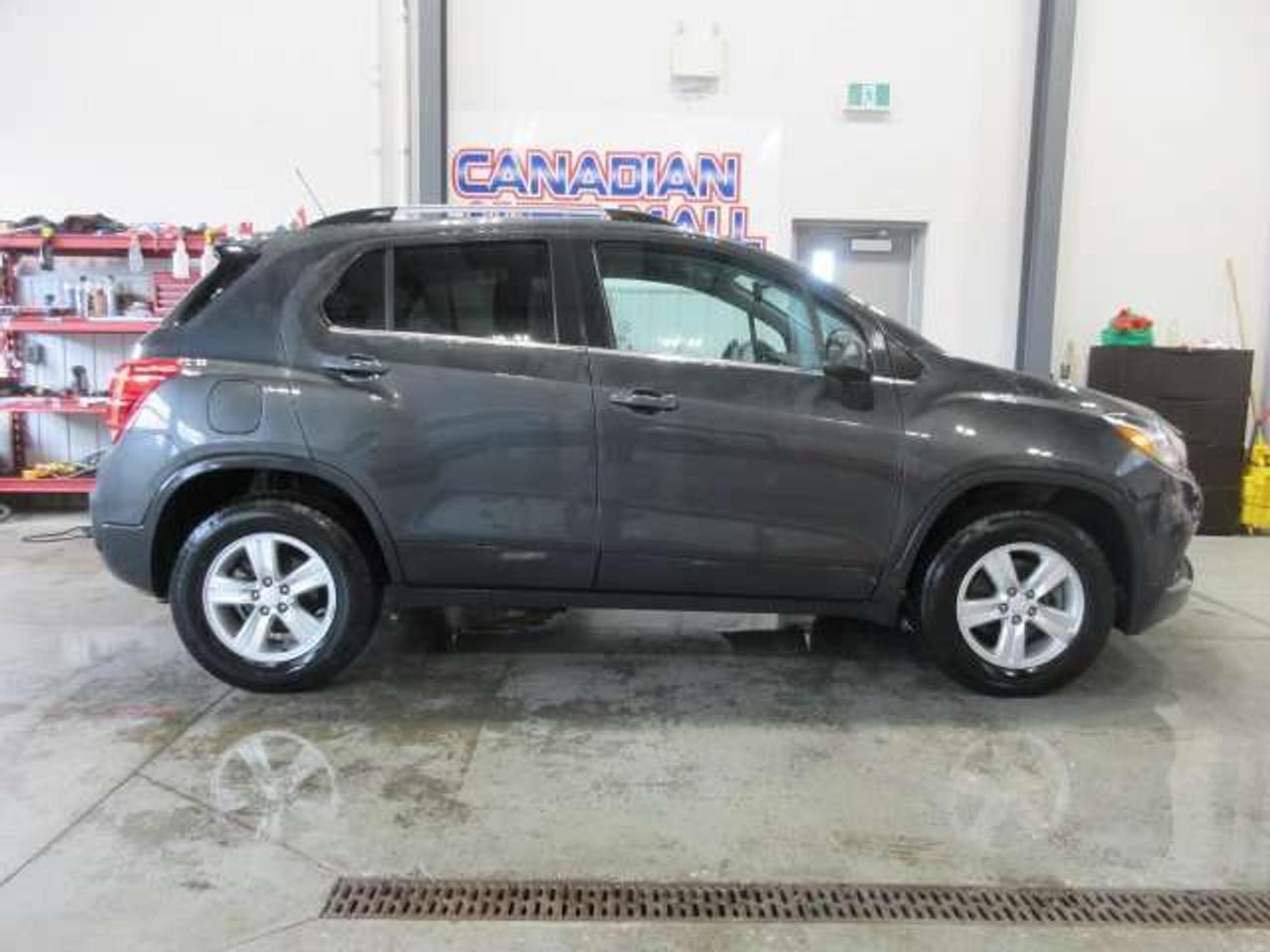 2020 Chevrolet Trax LT AWD, A/C, BT, ALLOYS, APPLE/ANDROID, 100K! Photo