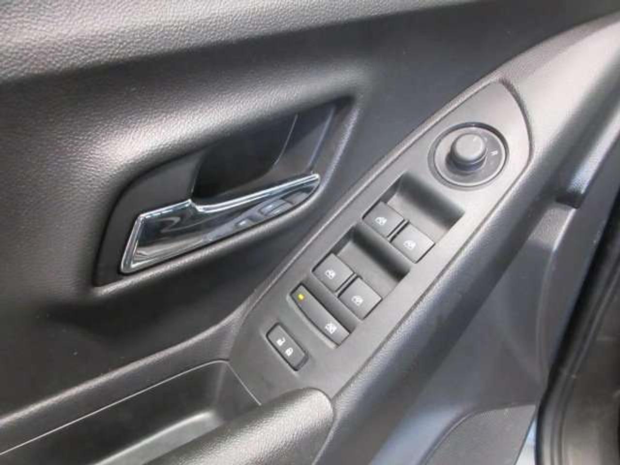 2020 Chevrolet Trax LT AWD, A/C, BT, ALLOYS, APPLE/ANDROID, 100K! Photo