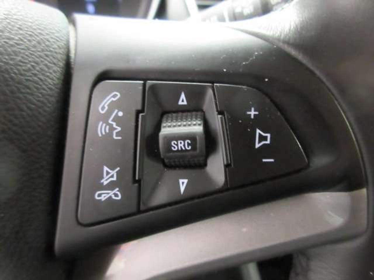 2020 Chevrolet Trax LT AWD, A/C, BT, ALLOYS, APPLE/ANDROID, 100K! Photo