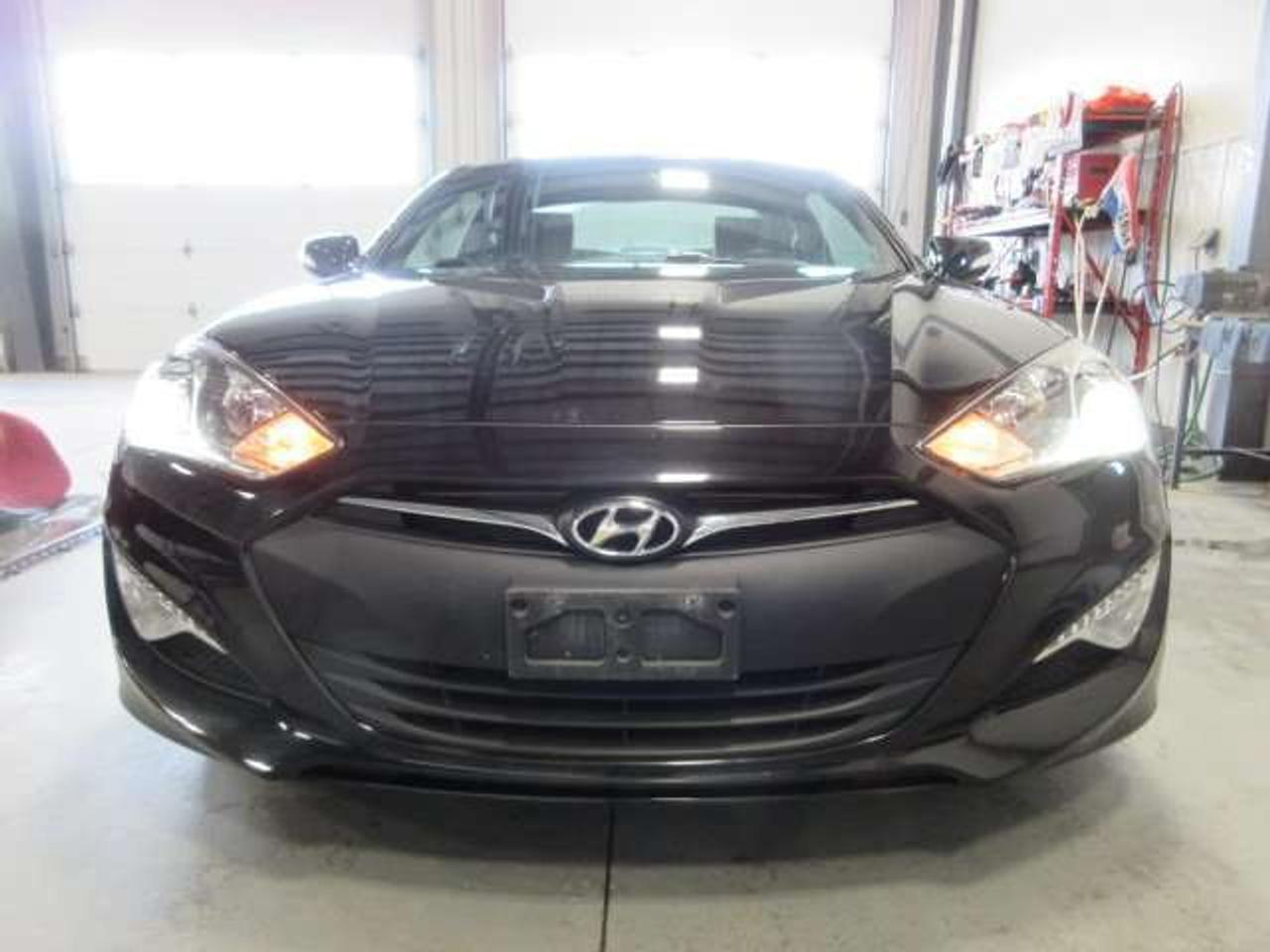 2016 Hyundai Genesis Coupe PREMIUM, 3.8L V6, NAV, ROOF, LEATHER, JUST 58K! Photo2