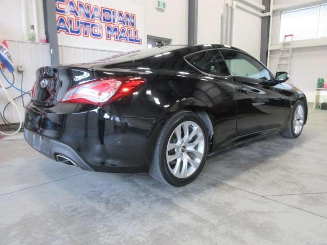 2016 Hyundai Genesis Coupe PREMIUM, 3.8L V6, NAV, ROOF, LEATHER, JUST 58K! Photo