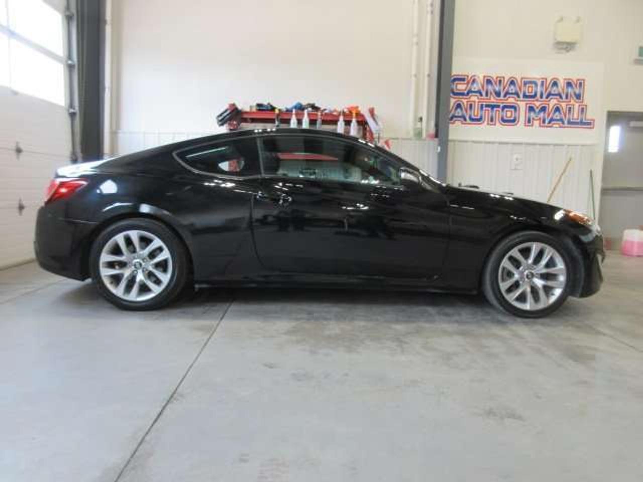2016 Hyundai Genesis Coupe PREMIUM, 3.8L V6, NAV, ROOF, LEATHER, JUST 58K! Photo