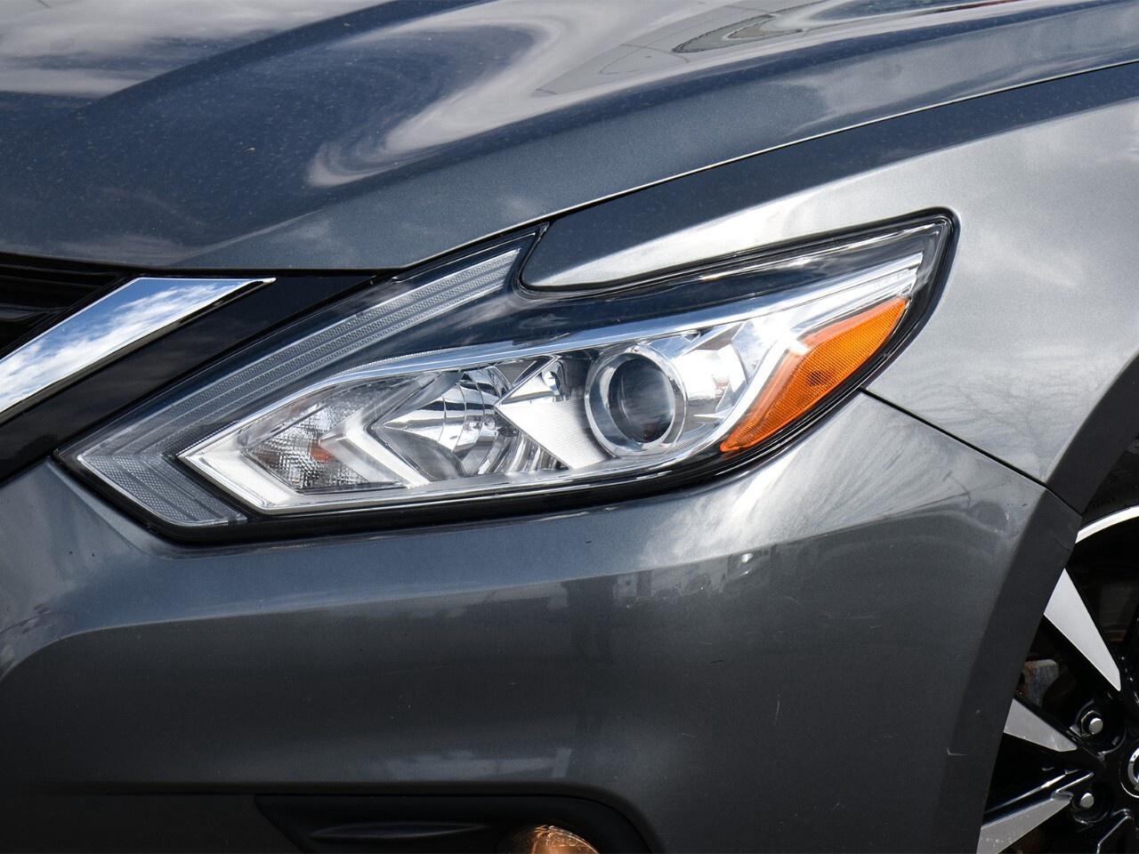 2018 Nissan Altima SV, HEATED SEATS, REMOTE START, GREAT ON FUEL Photo