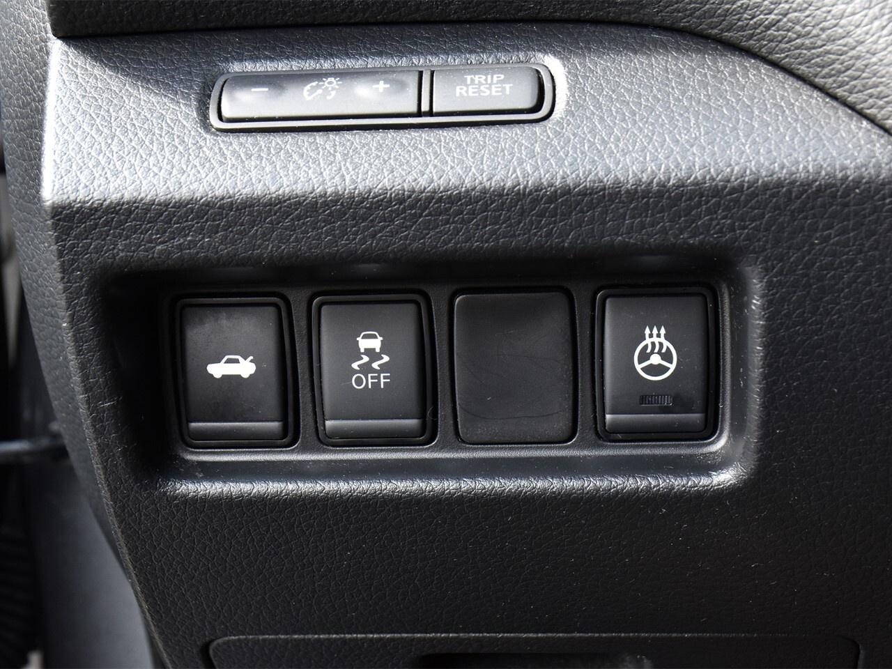 2018 Nissan Altima SV, HEATED SEATS, REMOTE START, GREAT ON FUEL Photo