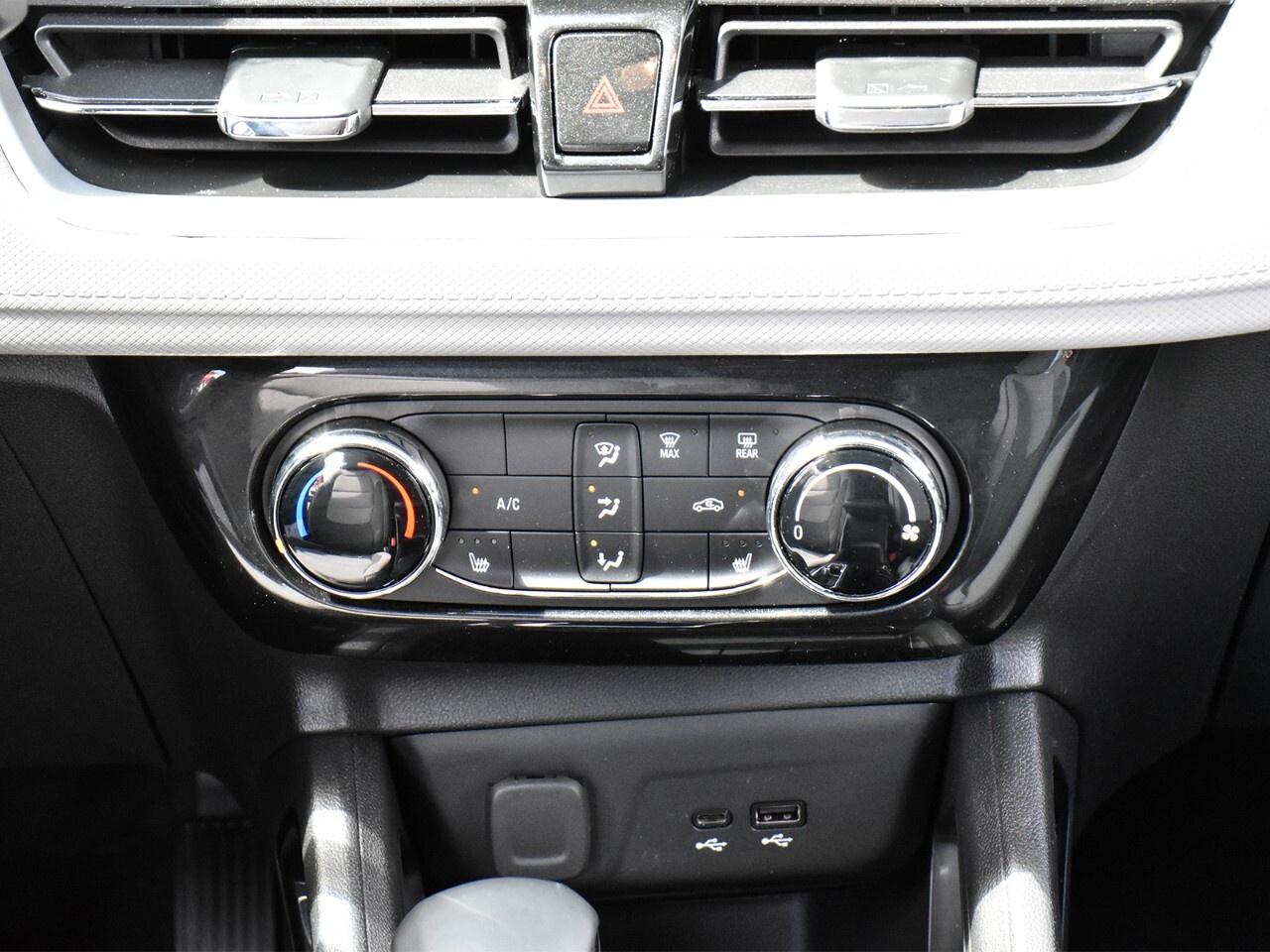 2025 Chevrolet TrailBlazer LT, LIKE NEW, GREAT ON FUEL, APPLE CARPLAY Photo