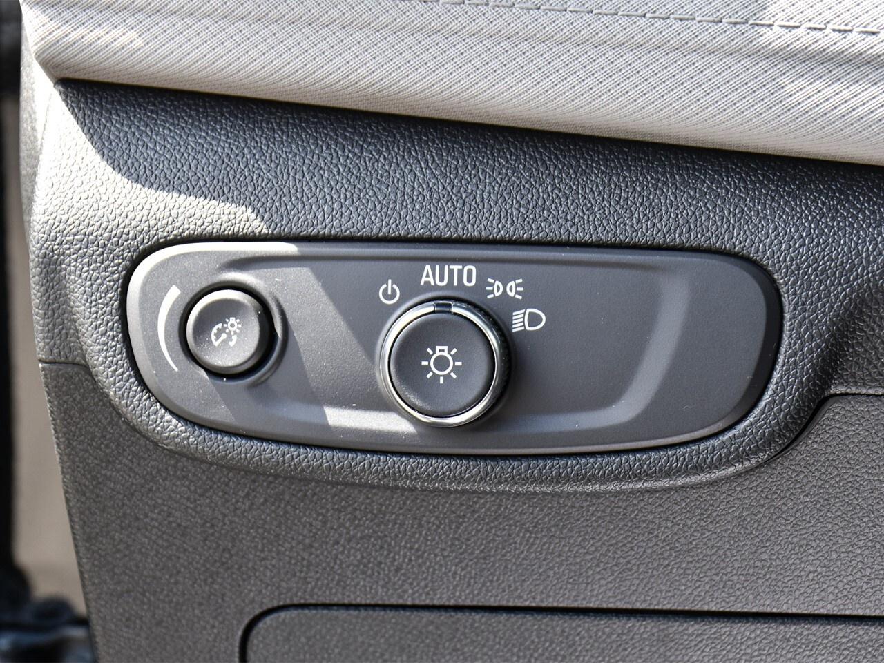 2025 Chevrolet TrailBlazer LT, LIKE NEW, GREAT ON FUEL, APPLE CARPLAY Photo