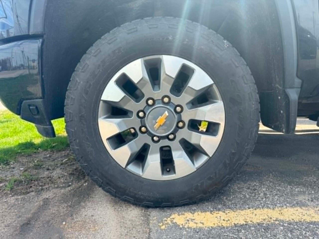 2024 Chevrolet SILVERADO 2500HD CUSTOM   BED CAP   2 SET OF TIRES   2500   6.6L V8 Photo