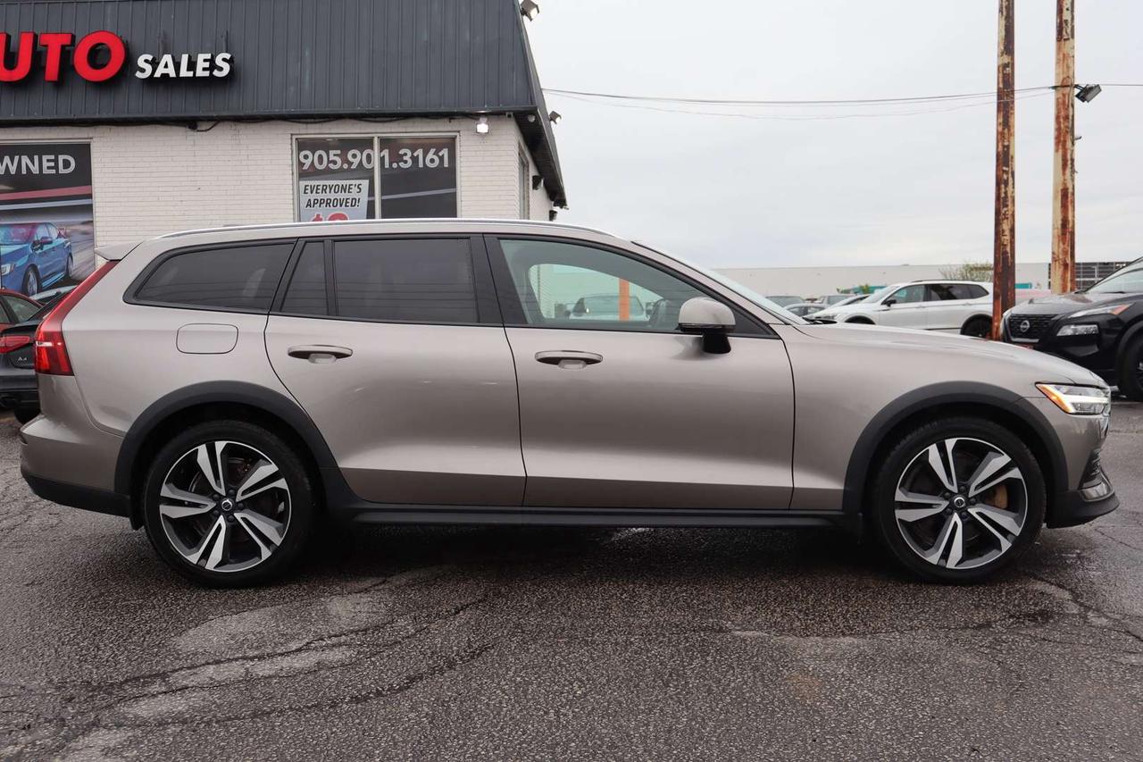 2020 Volvo V60 Cross Country T5 Momentum AWD   No Accident   Clean Carfax   One Owner   Low Km Photo