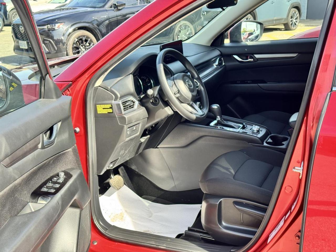 2025 Mazda CX-5 GX AWD/ ONLY 6000 KMS/ EXTENDED WARRANTY/ MUST SEE Photo