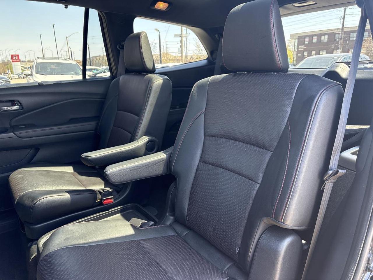 2022 Honda Pilot Black Edition Photo